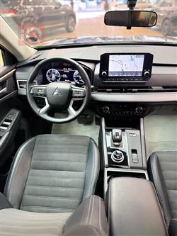 ميتسوبيشي اوتلاندر